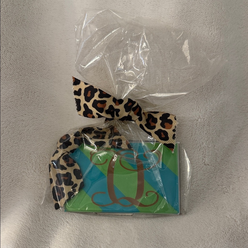 Keychain with O initial